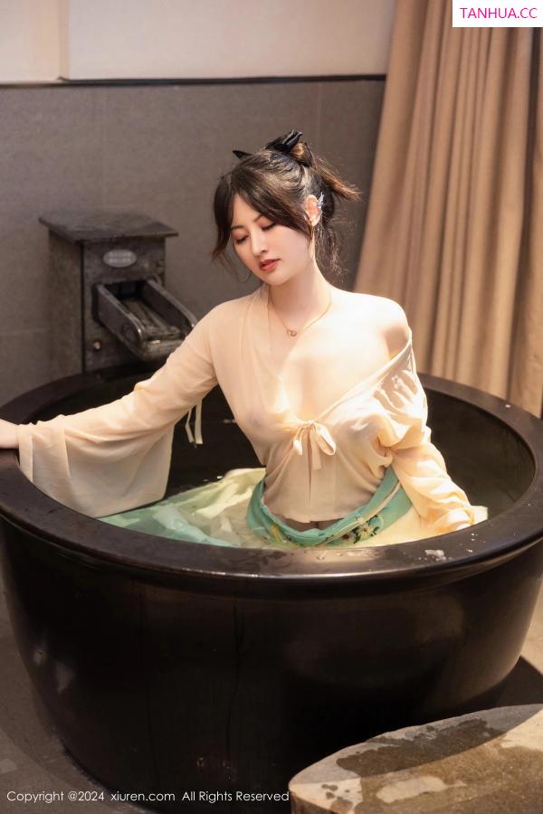 陈诗诗 诗诗 [XiuRen]高清写真图 2024.02.22 No.8128 诗诗kiki 性感美臀第40张图片